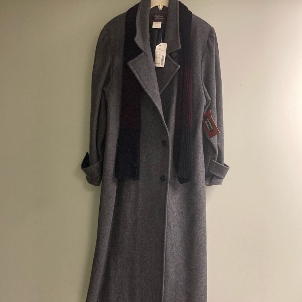 Stephanie Matthews Gray Trench Coat with Wide Lapel Collar and Textured Fabric